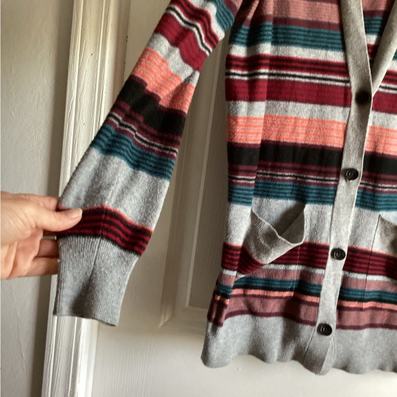 Abercrombie and Fitch size Large striped cardigan - Picture 5 of 6